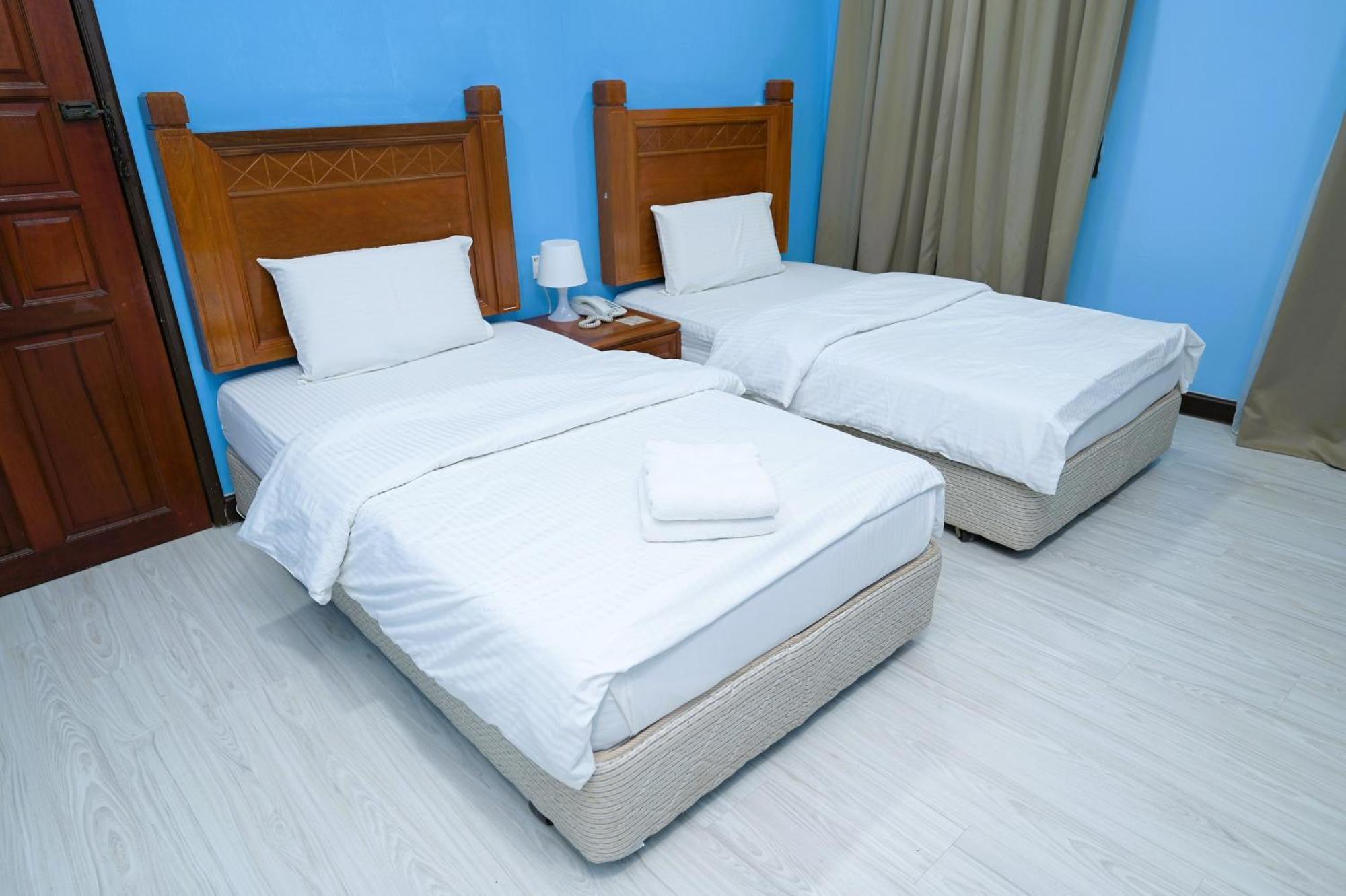Kesedar Hotel Travel & Tours Sdn Bhd Gua Musang Exterior foto
