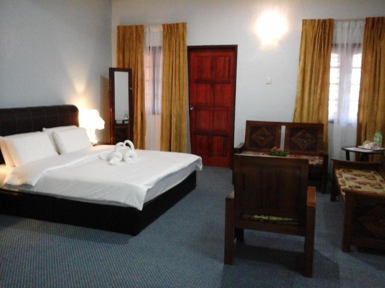 Kesedar Hotel Travel & Tours Sdn Bhd Gua Musang Exterior foto
