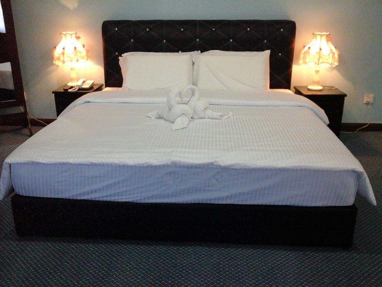 Kesedar Hotel Travel & Tours Sdn Bhd Gua Musang Exterior foto